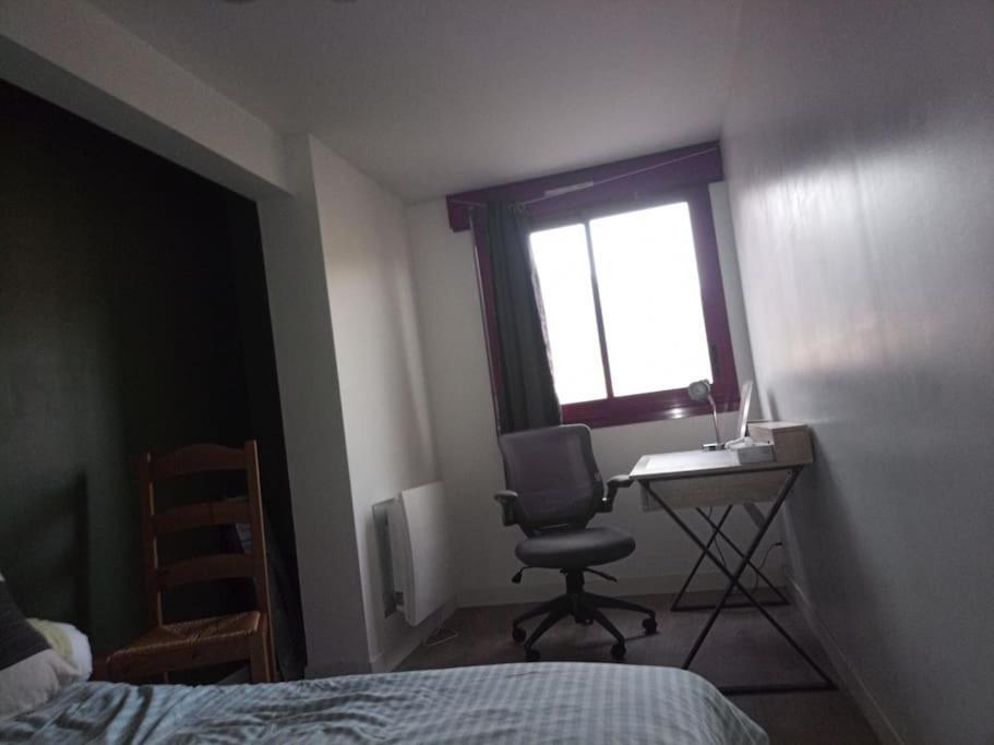 Appartement -- Le Refuge, à 50 mètres de la Gare -- à Grenoble Chambre photo